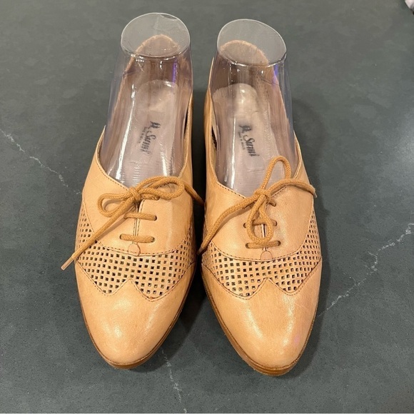 Vintage Sumi sz 8.5 tan leather cutout wingtip flats - Picture 4 of 15